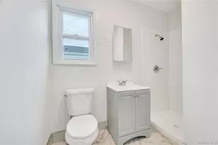 104-04 202nd St, Saint Albans, NY 11412 - Photo 37
