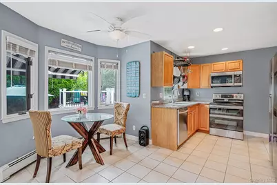 86 Creighton Avenue, Ronkonkoma, NY 11779 - Photo 11