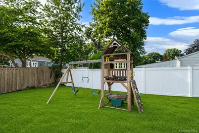 86 Creighton Avenue, Ronkonkoma, NY 11779 - Photo 33