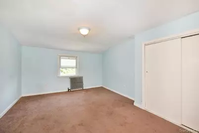 265 S Delaware Avenue, Lindenhurst, NY 11757 - Photo 19