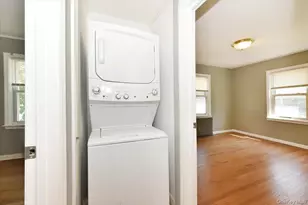 265 S Delaware Ave, Lindenhurst, NY 11757 - Photo 15