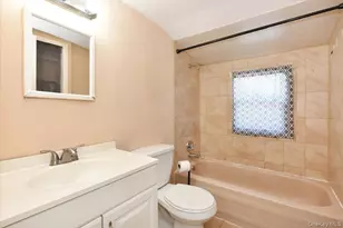265 S Delaware Ave, Lindenhurst, NY 11757 - Photo 21