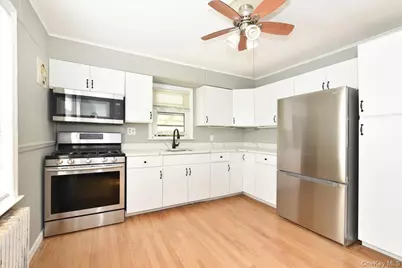 265 S Delaware Avenue, Lindenhurst, NY 11757 - Photo 9