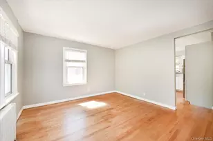 265 S Delaware Ave, Lindenhurst, NY 11757 - Photo 7