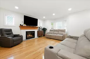 111 N 11th St, New Hyde Park, NY 11040 - Photo 7