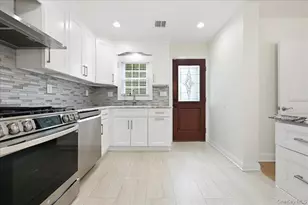 111 N 11th St, New Hyde Park, NY 11040 - Photo 19