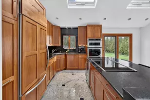 68 Briarwood Ln, Plainview, NY 11803 - Photo 7