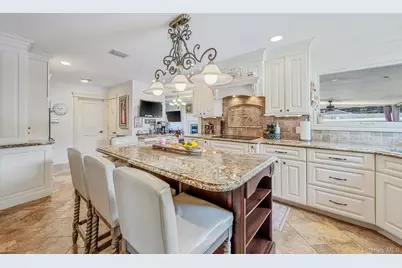 18 Bragg Drive, Lake Grove, NY 11755 - Photo 9