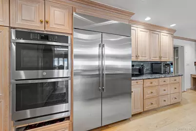 171 S Kensington Avenue, Rockville Centre, NY 11570 - Photo 17