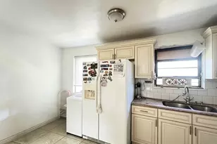 136-33 68th Dr, Flushing, NY 11367 - Photo 15