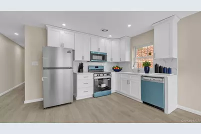 955 E 229th Street, Bronx, NY 10466 - Photo 5