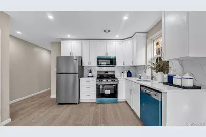 955 E 229th Street, Bronx, NY 10466 - Photo 3