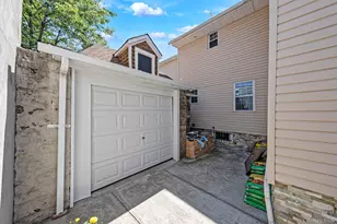 95-11 92nd St, Ozone Park, NY 11416 - Photo 11
