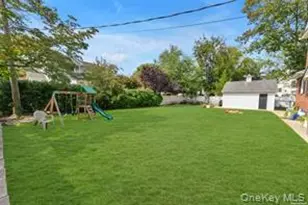 16 Union Ave, Glen Head, NY 11545 - Photo 19