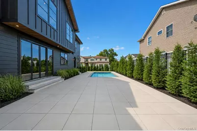 2017 Ladenburg Drive, Westbury, NY 11590 - Photo 47