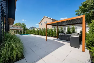 2017 Ladenburg Drive, Westbury, NY 11590 - Photo 45