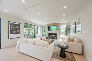2017 Ladenburg Dr, Westbury, NY 11590 - Photo 19