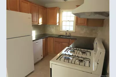 56 Linwood Road N #2nd Fl, Port Washington, NY 11050 - Photo 5
