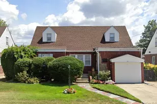 44 Elizabeth St, Valley Stream, NY 11580 - Photo 1