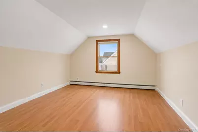 14 Po Lane, Hicksville, NY 11801 - Photo 25
