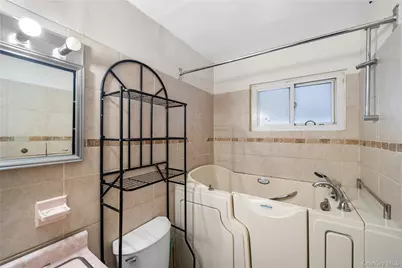 4045 A Wilder Avenue, Bronx, NY 10466 - Photo 7