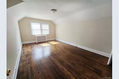 190 Bryant Avenue, Floral Park, NY 11001 - Photo 5