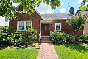 190 Bryant Ave, Floral Park, NY 11001 - Photo 1