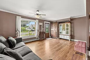 397 Buffalo Ave, Lindenhurst, NY 11757 - Photo 9