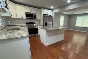 7 E Lakeland St, Bay Shore, NY 11706 - Photo 13