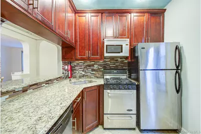 69-10 Yellowstone Boulevard #207, Forest Hills, NY 11375 - Photo 23