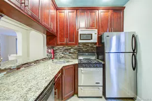 69-10 Yellowstone Blvd, Forest Hills, NY 11375 - Photo 23
