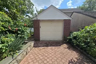 190 Bryant Ave, Floral Park, NY 11001 - Photo 11