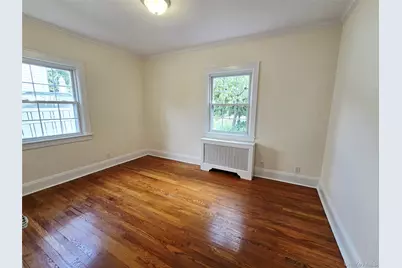 190 Bryant Avenue, Floral Park, NY 11001 - Photo 9