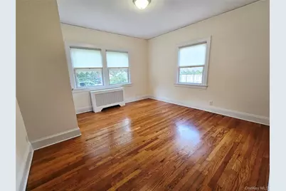 190 Bryant Avenue, Floral Park, NY 11001 - Photo 7