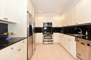 100 Harbor View Dr, Port Washington, NY 11050 - Photo 5