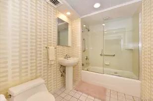 100 Harbor View Dr, Port Washington, NY 11050 - Photo 15