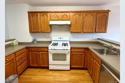 19 Putters Way #10, Middletown, NY 10940 - Photo 5