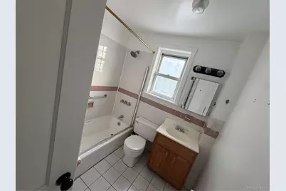228 Roberts Avenue, Yonkers, NY 10703 - Photo 9