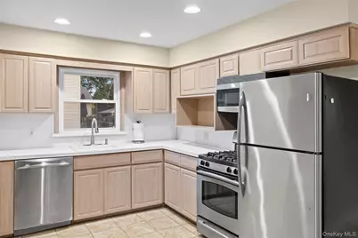 2470 Horace Court, Bellmore, NY 11710 - Photo 7