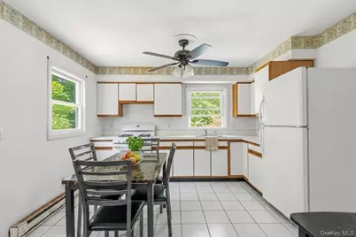 153 Huntington Crossway, Bridgehampton, NY 11932 - Photo 7