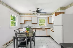 153 Huntington Crossway, Bridgehampton, NY 11932 - Photo 7