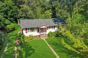 153 Huntington Crossway, Bridgehampton, NY 11932 - Photo 5