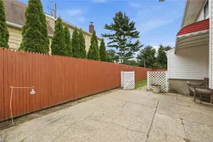 245 Seaford Ave, Massapequa, NY 11758 - Photo 33