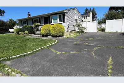 23 Pine Street, Brentwood, NY 11717 - Photo 3