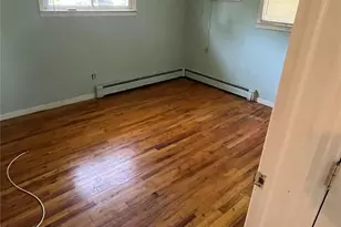 23 Pine St, Brentwood, NY 11717 - Photo 9