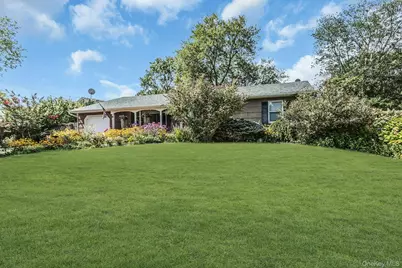 8 Baymens Court, Sayville, NY 11782 - Photo 3