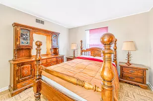 27 Old Farm Rd, Levittown, NY 11756 - Photo 13