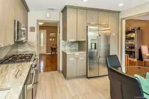 76 Robby Ln, Manhasset Hills, NY 11040 - Photo 5