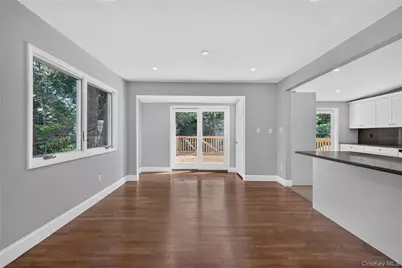 11 Penguin Lane, Commack, NY 11725 - Photo 9
