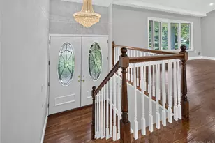 11 Penguin Ln, Commack, NY 11725 - Photo 5